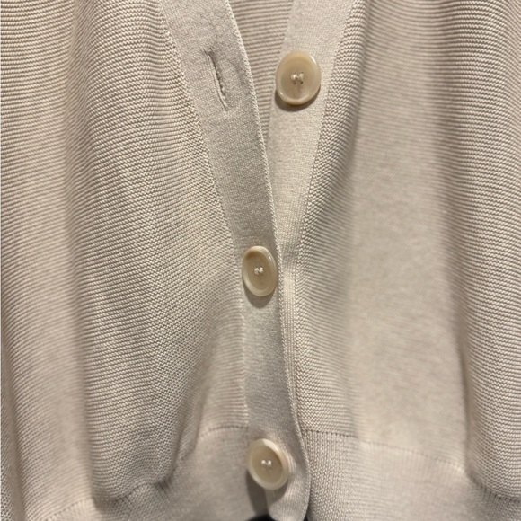 Gorgeous cream button up cardigan EUC barely used - Picture 4 of 5